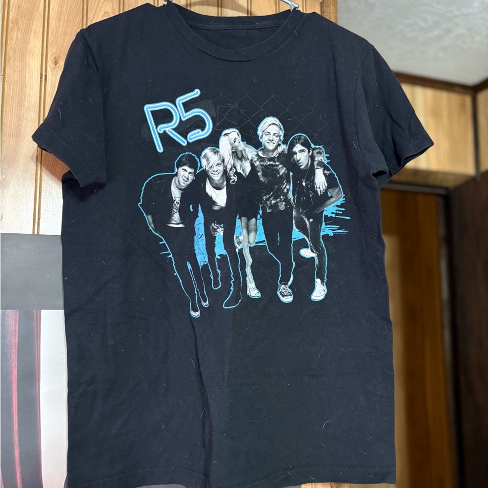Black Graphic Tee - Women's Short Sleeve